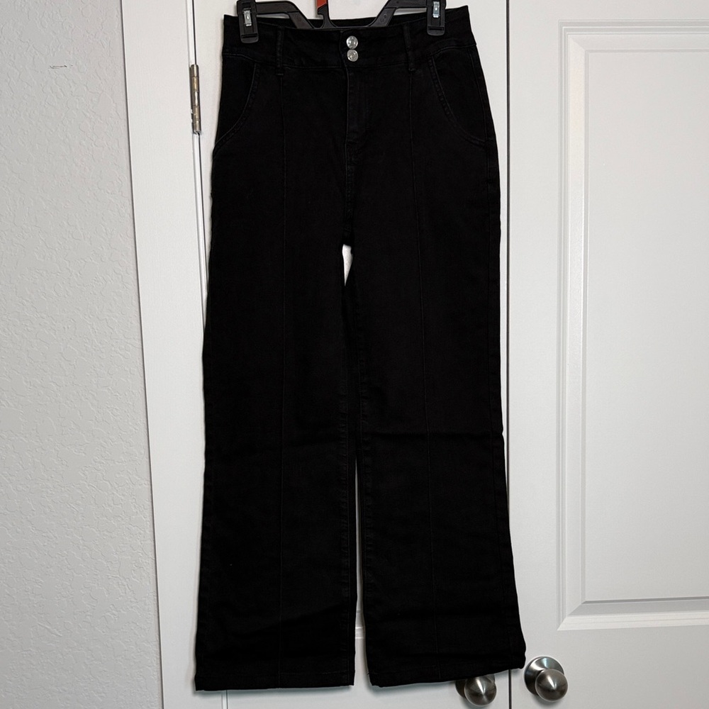 Black Wide-Leg Jeans